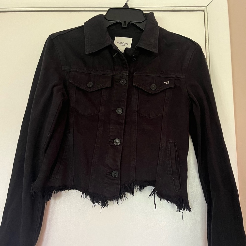 HIDDEN Denim Fray Hem Trucker Jacket